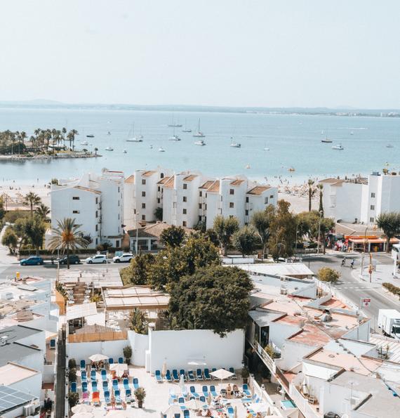 Proximity to Alcudia beach Globales Condes de Alcudia Puerto de Alcudia Proximity to Alcudia beach Globales Condes de Alcudia Puerto de Alcudia