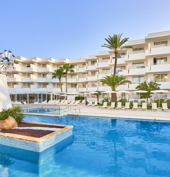 Outdoor pool Globales Cala Bona Outdoor pool Globales Cala Bona