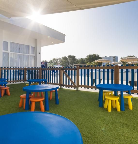 Entertainment for children Globales Samoa Calas de Mallorca Entertainment for children Globales Samoa Calas de Mallorca