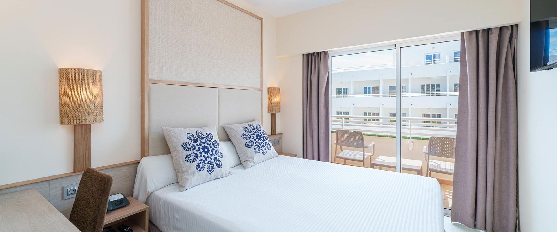 Single Globales Janeiro Can Picafort Single Globales Janeiro Can Picafort