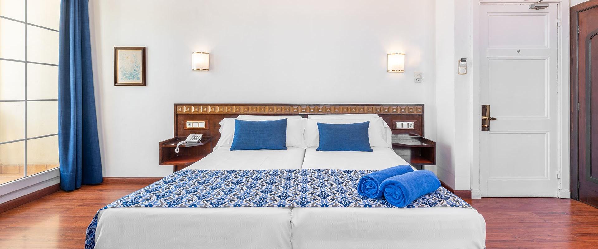 Double for single use Globales Reina Cristina Algeciras Double for single use Globales Reina Cristina Algeciras