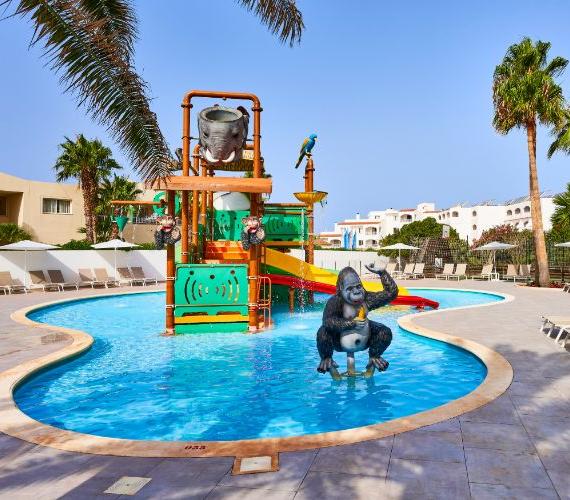 Children’s pool Globales Cala'n Bosch Ciudadela Children’s pool Globales Cala'n Bosch Ciudadela