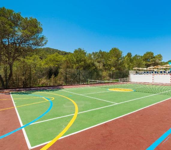 Sportplatz Globales Aptos. Montemar Cala Llonga Sportplatz Globales Aptos. Montemar Cala Llonga